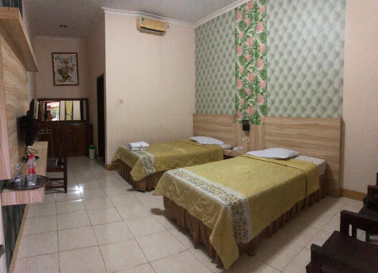 Grafika Hotel Dan Resto Gombong  Εξωτερικό φωτογραφία