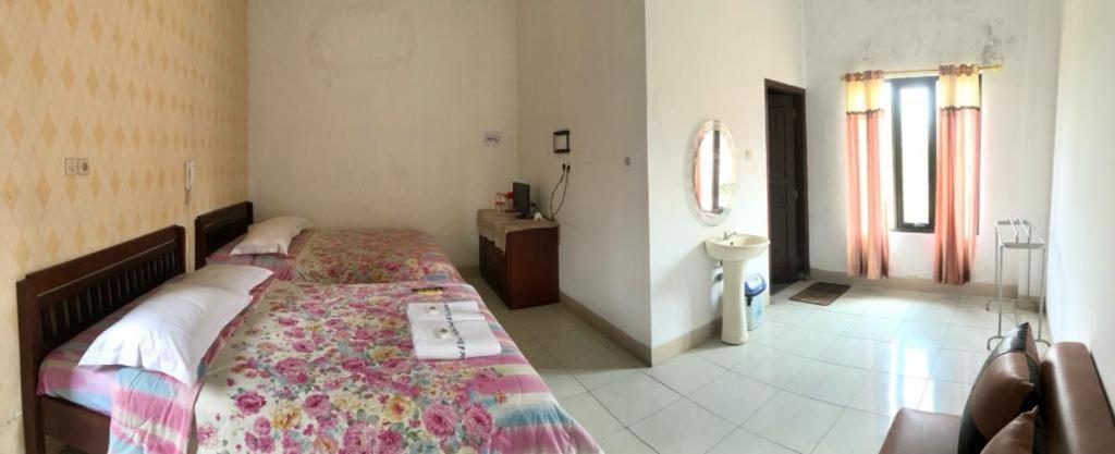 Grafika Hotel Dan Resto Gombong  Εξωτερικό φωτογραφία